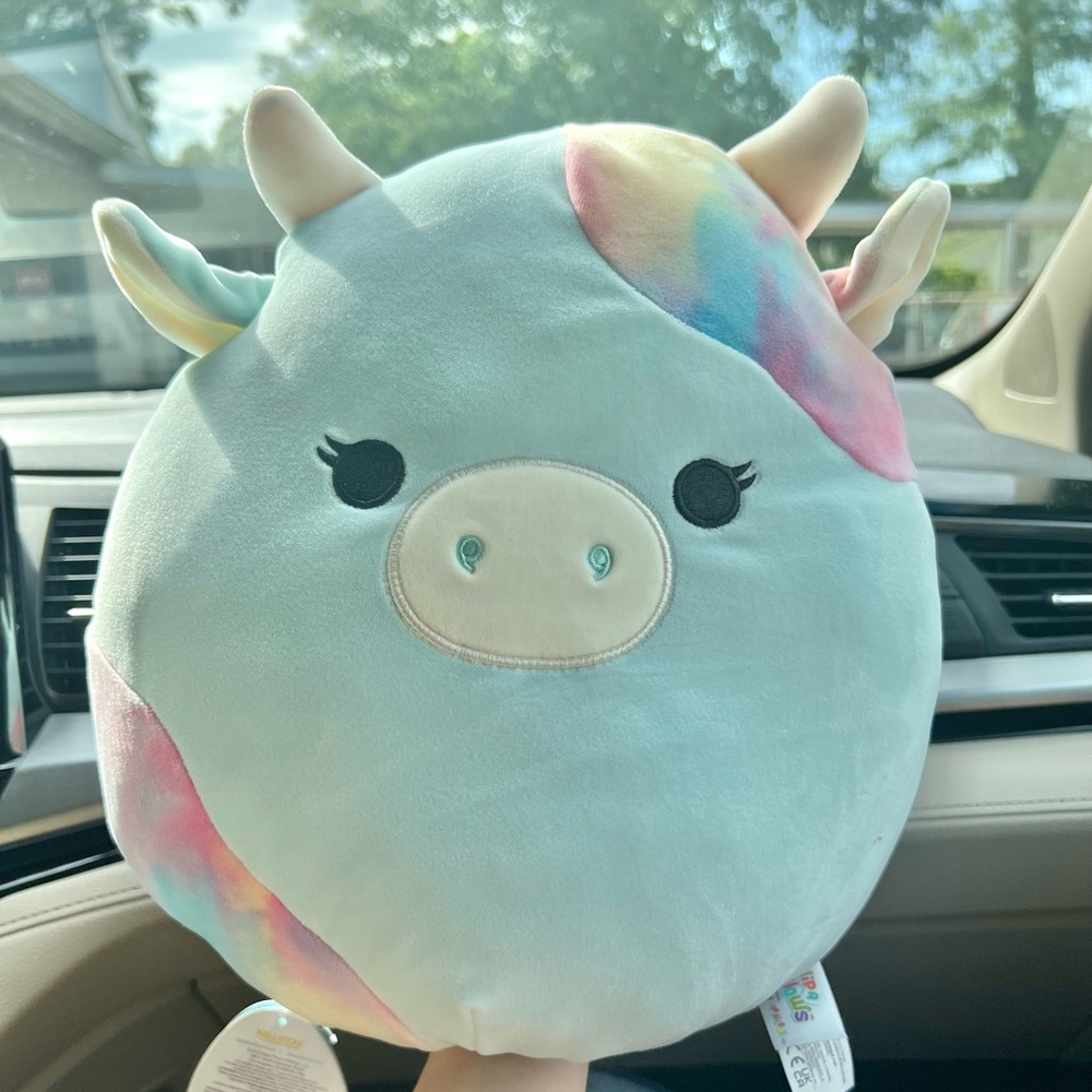 BNWT 14in cow flipamallow Squishmallow!